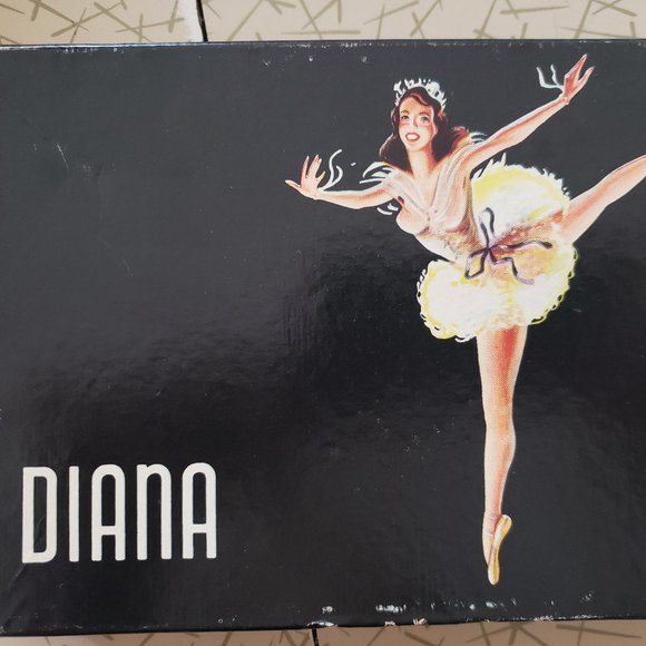 Diana Stockings - Picture 1 of 15